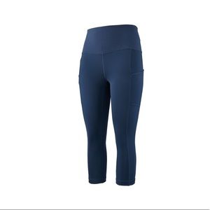 Patagonia lights Women’s Pack-out crops